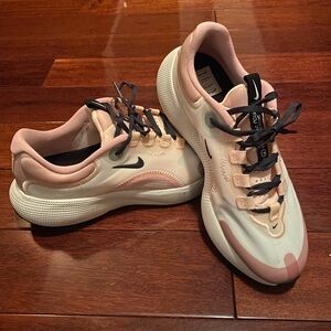 NWOT Nike React Running Shoes